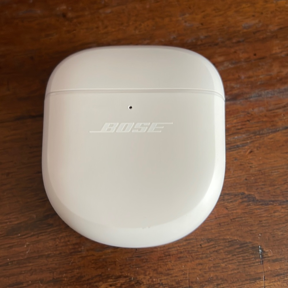Bose quiet comfort II earbuds technically new I used them twice